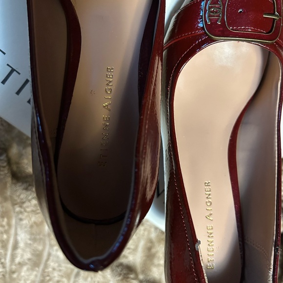 Etienne Aigner Chic Cream Decor Piece - Picture 5 of 10